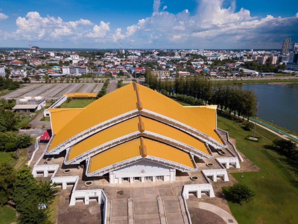 The Impress Khonkaen Hotel Khon Kaen Exterior foto